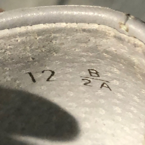 12 b/2a Easy Spirit light purple  tie up loafers. - Picture 4 of 4